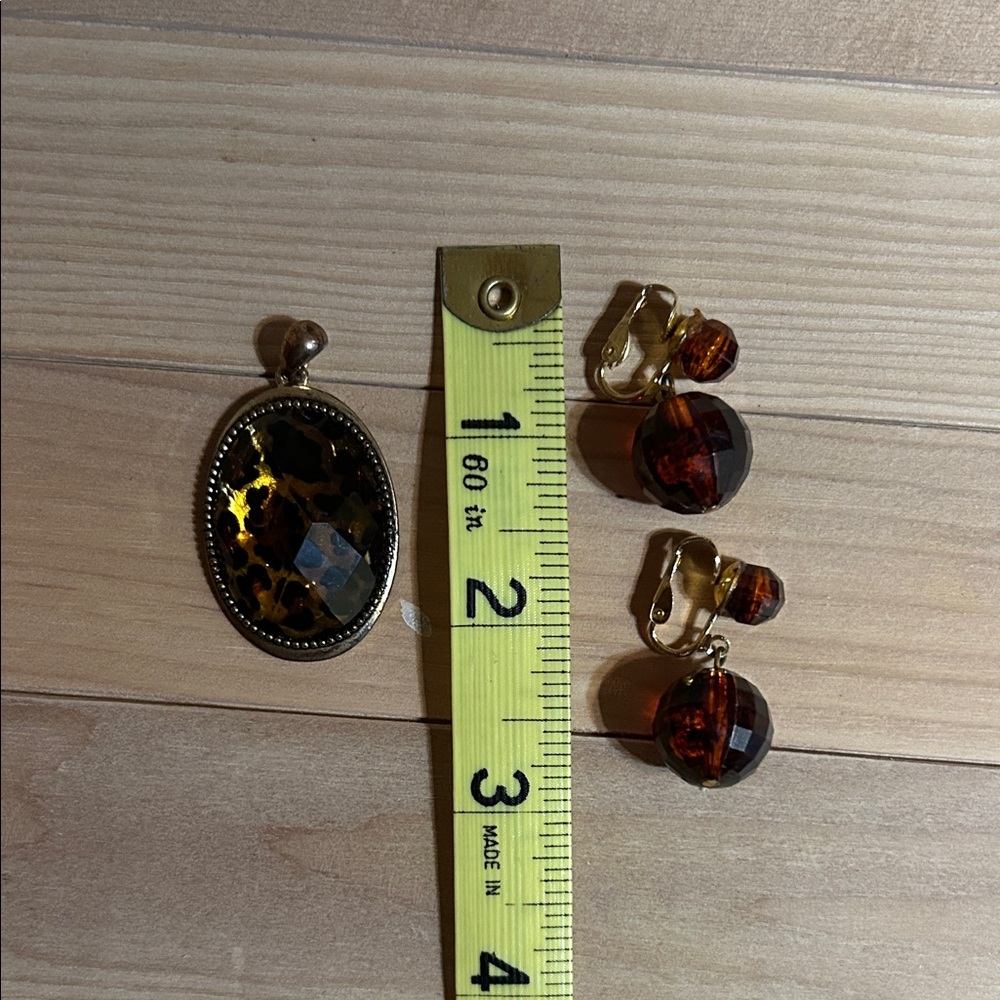 Earrings and pendant set